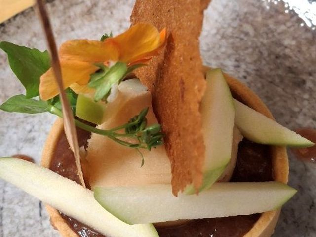 Les Jardins De La Vieille Fontaine tarte rhubarbe.jpg